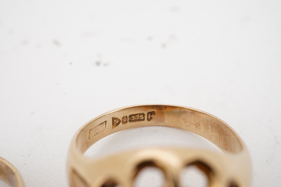 Two gem-set rings, early 20th century, one set with an oval citrine, the other with an oval garnet, each mounted in 9ct gold, sizes M1/2 and N respectively, each with British hallmark, combined gross weight approximately